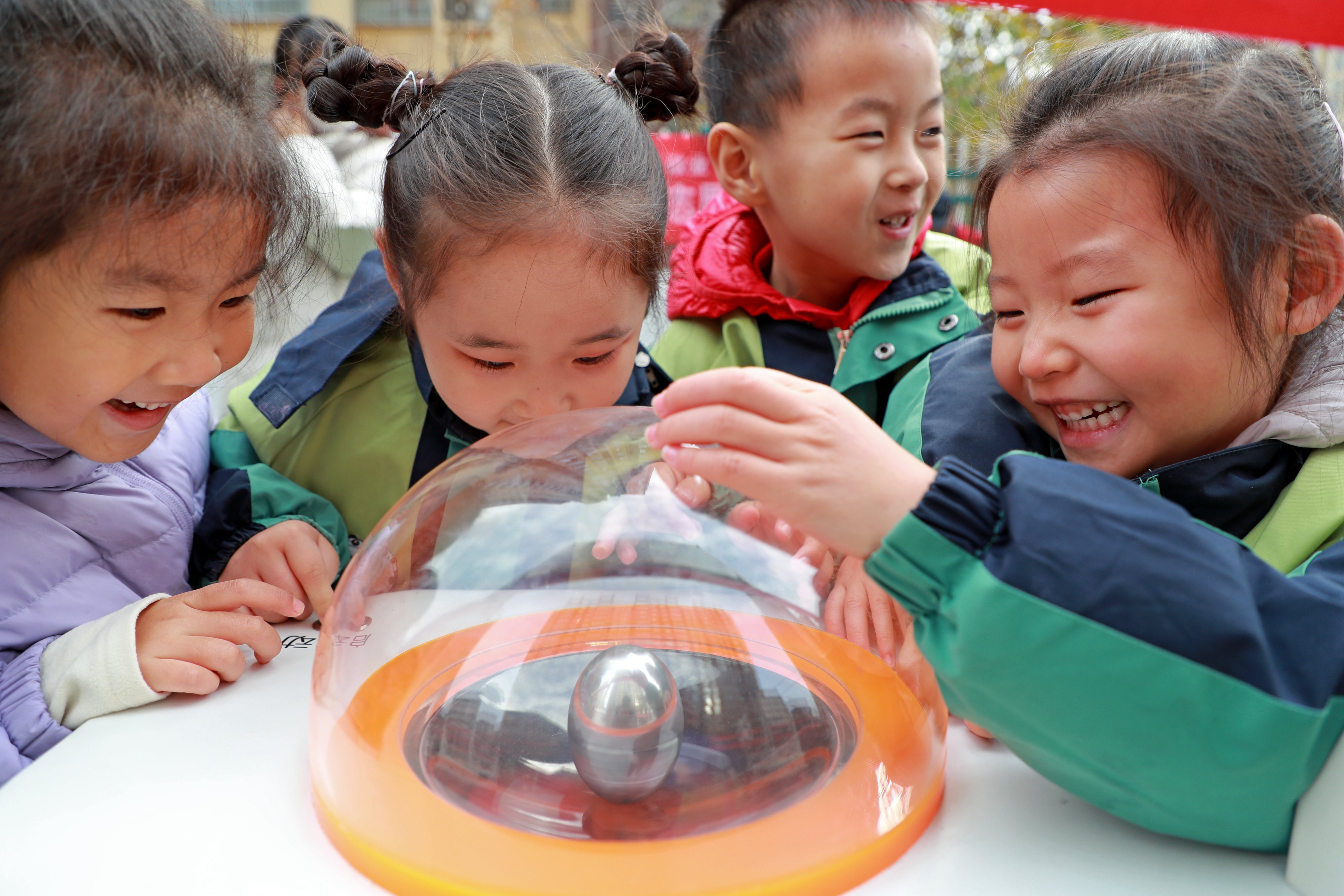 陕西渭南：科技点亮童心