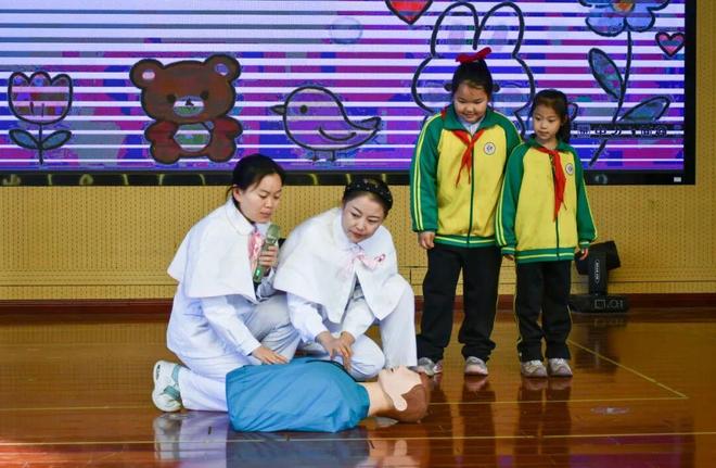 “手”护成长急救“童”行临沂市肿瘤医院健康科普进校园(图2)