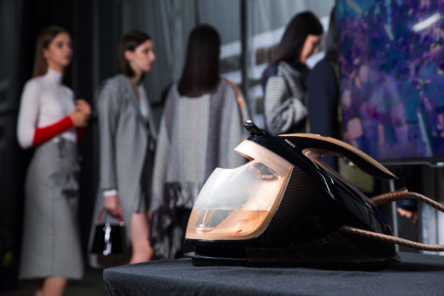 飞利浦衣物护理实力助阵COMME MOI 2019秋冬大秀闪(图3)