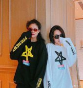 ASOS再合体!大S小S穿同款衣服摆造型时尚感满分